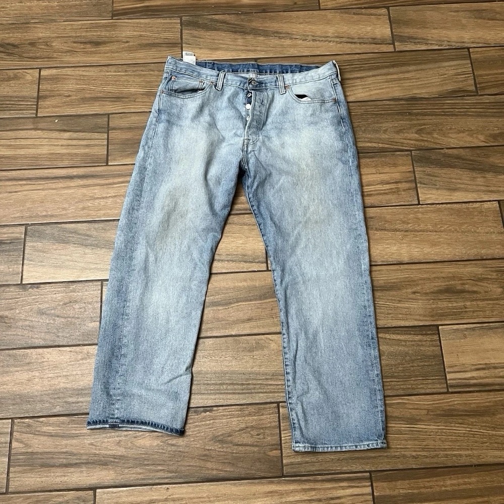 Levis 501 Jeans Mens 40x30 Light Wash Button Fly Straight Leg Denim Pants